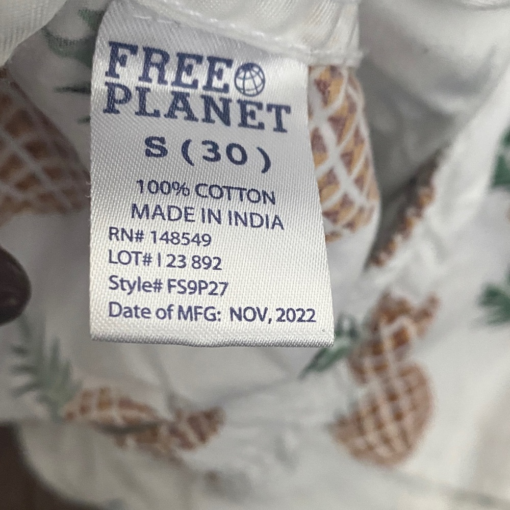 Free Planet Pineapple Print Men's White Shorts - Picture 7 of 7